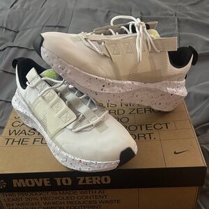 Nike Cream and Black Speckled Sneakers